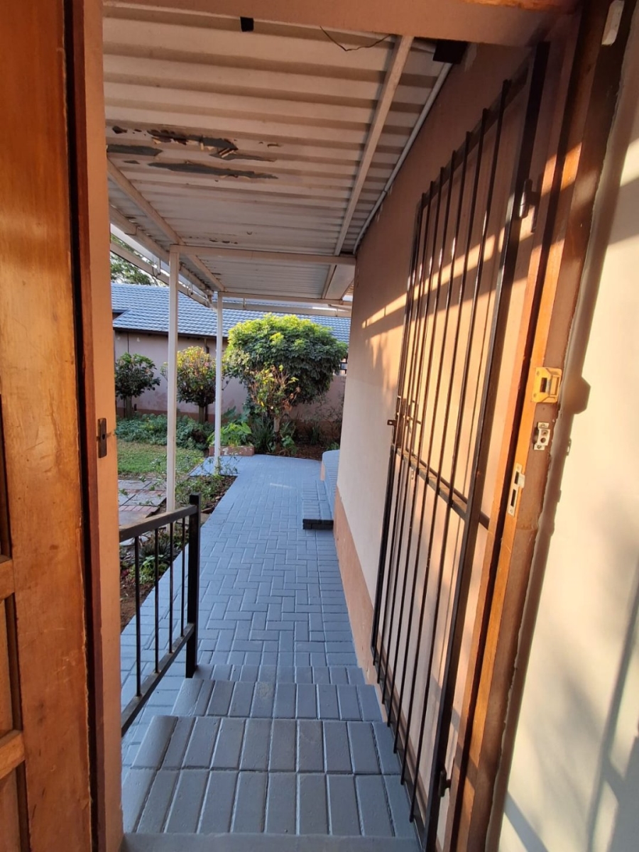 To Let 3 Bedroom Property for Rent in Florauna Gauteng