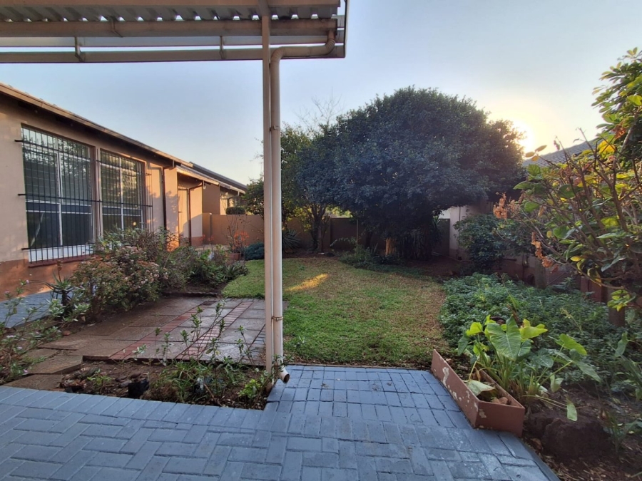 To Let 3 Bedroom Property for Rent in Florauna Gauteng