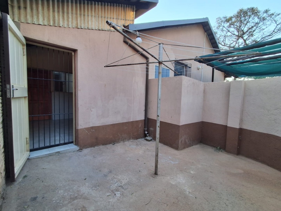 To Let 3 Bedroom Property for Rent in Florauna Gauteng