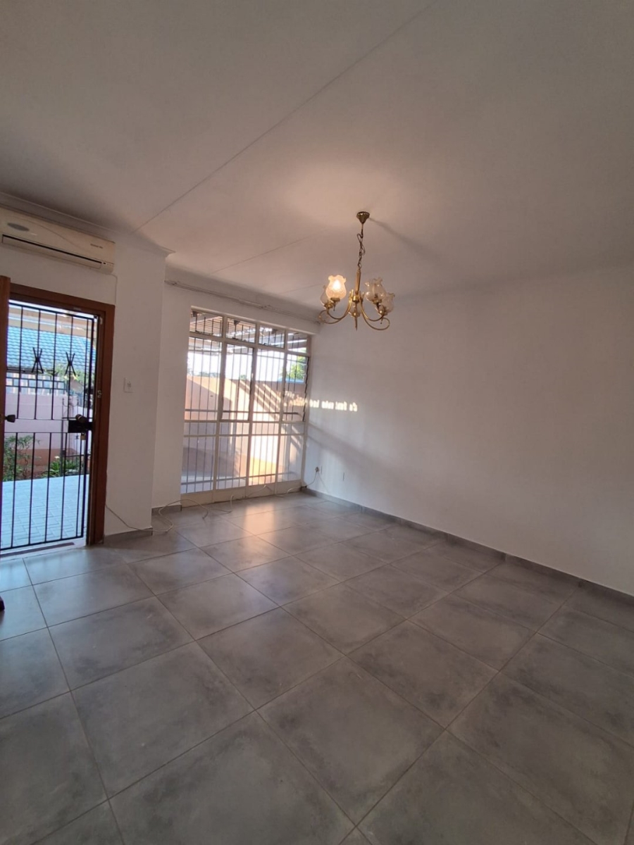 To Let 3 Bedroom Property for Rent in Florauna Gauteng