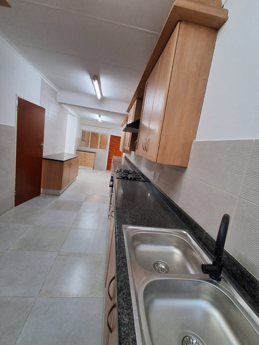 To Let 3 Bedroom Property for Rent in Florauna Gauteng