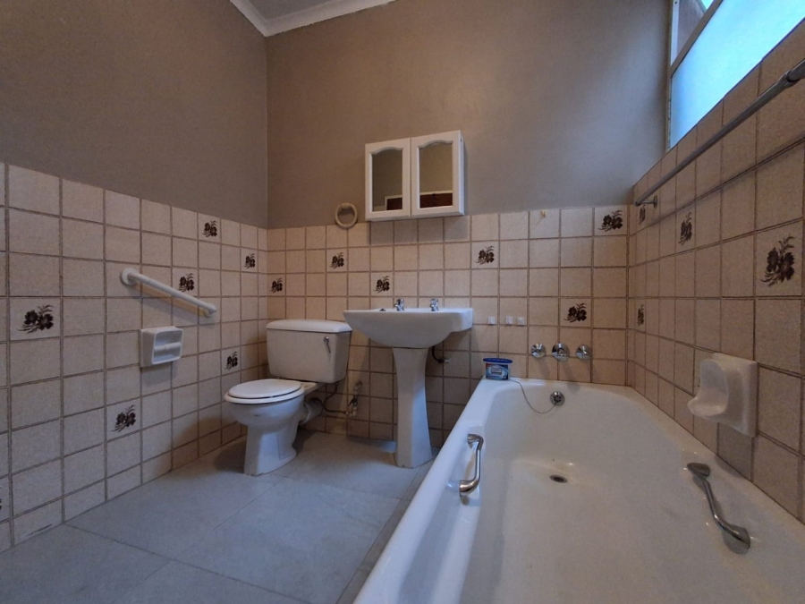 To Let 3 Bedroom Property for Rent in Florauna Gauteng