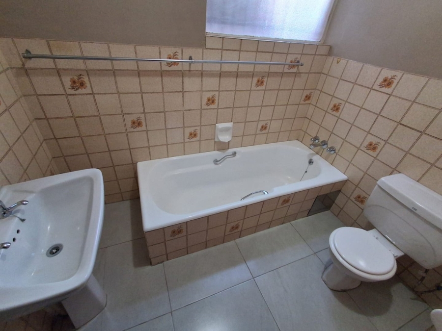 To Let 3 Bedroom Property for Rent in Florauna Gauteng