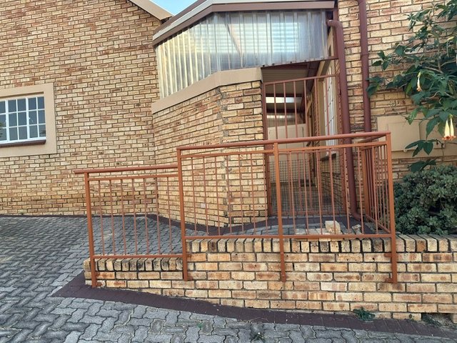 2 Bedroom Property for Sale in Harveston A H Gauteng