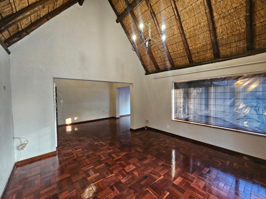 To Let 4 Bedroom Property for Rent in Waterkloof Gauteng