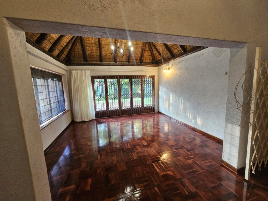 To Let 4 Bedroom Property for Rent in Waterkloof Gauteng
