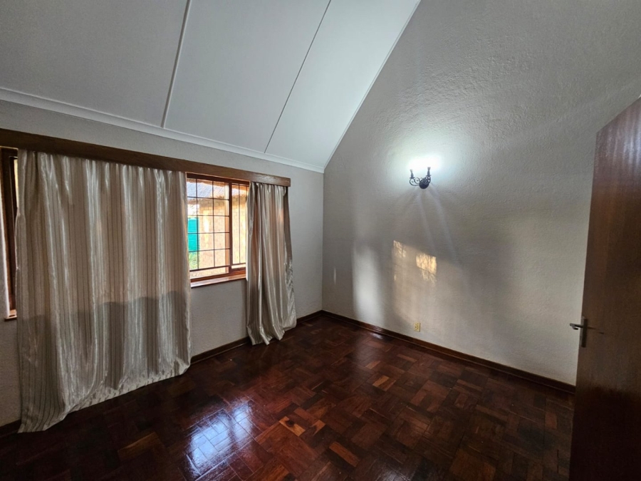 To Let 4 Bedroom Property for Rent in Waterkloof Gauteng
