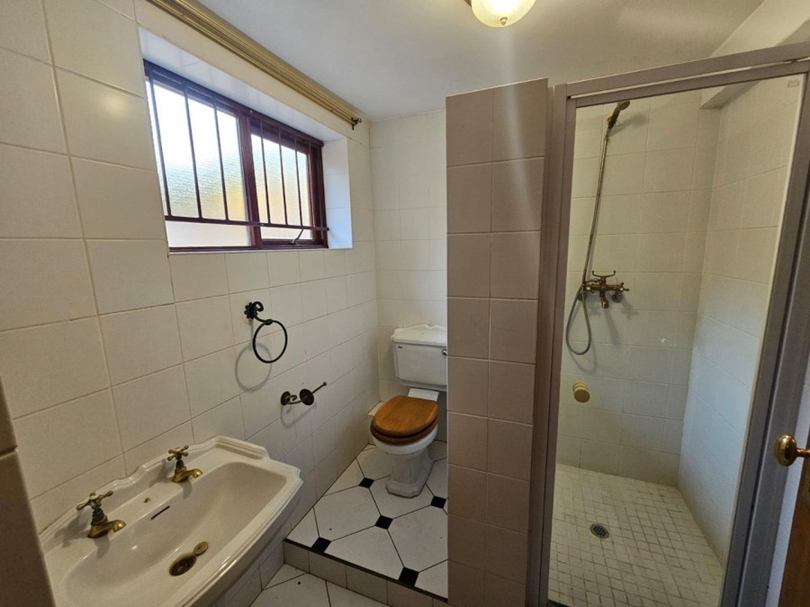 To Let 4 Bedroom Property for Rent in Waterkloof Gauteng