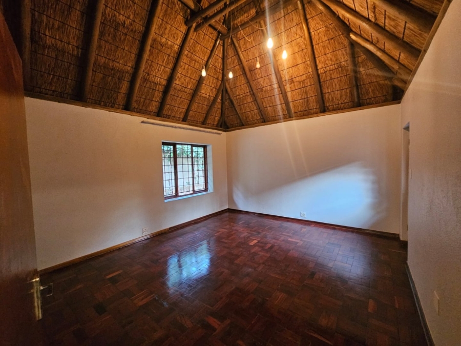 To Let 4 Bedroom Property for Rent in Waterkloof Gauteng