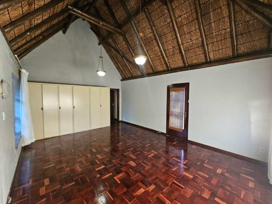 To Let 4 Bedroom Property for Rent in Waterkloof Gauteng