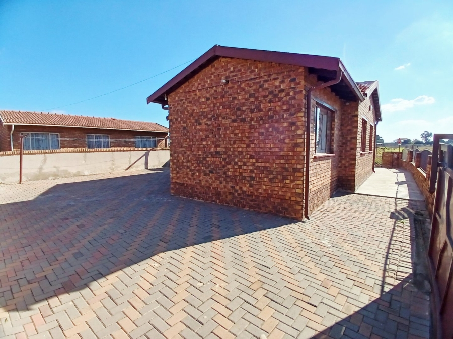  Bedroom Property for Sale in Kwa Thema Gauteng