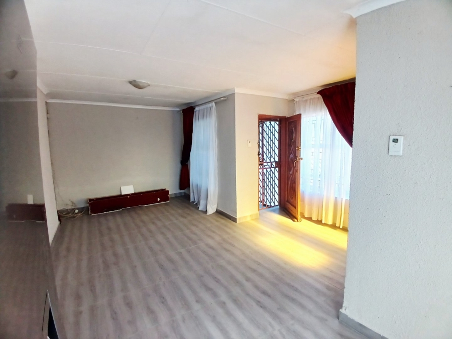  Bedroom Property for Sale in Kwa Thema Gauteng