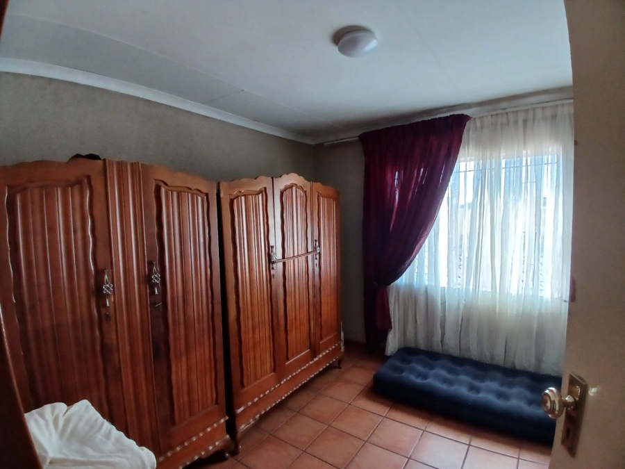  Bedroom Property for Sale in Kwa Thema Gauteng