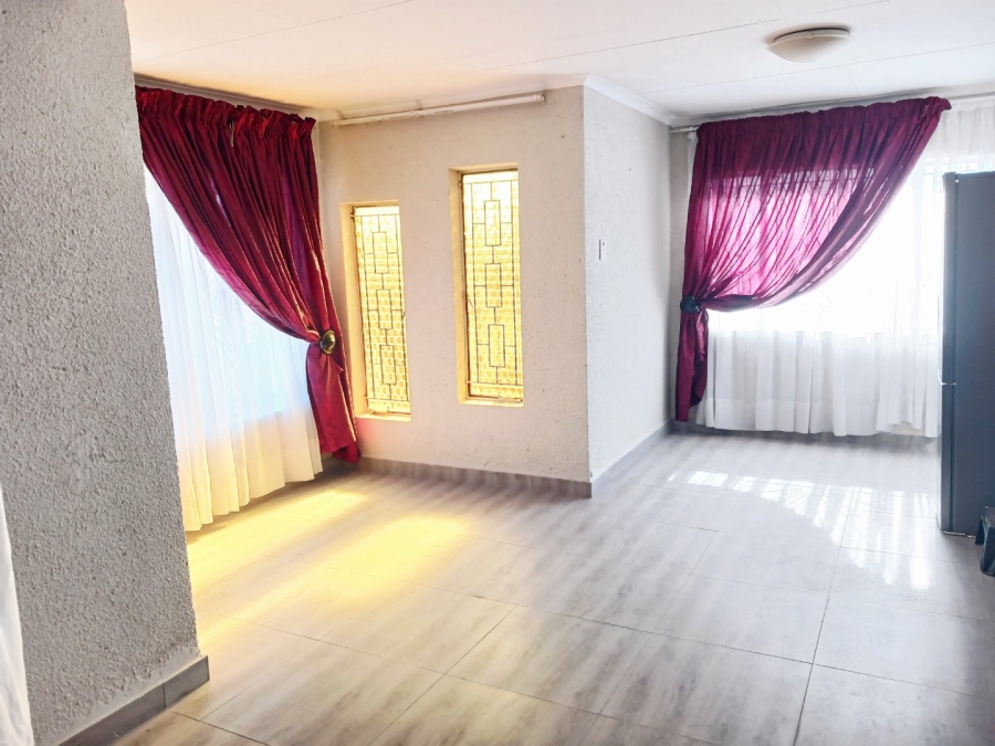  Bedroom Property for Sale in Kwa Thema Gauteng