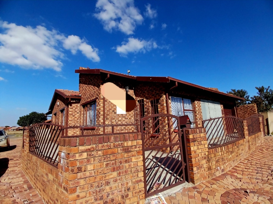  Bedroom Property for Sale in Kwa Thema Gauteng
