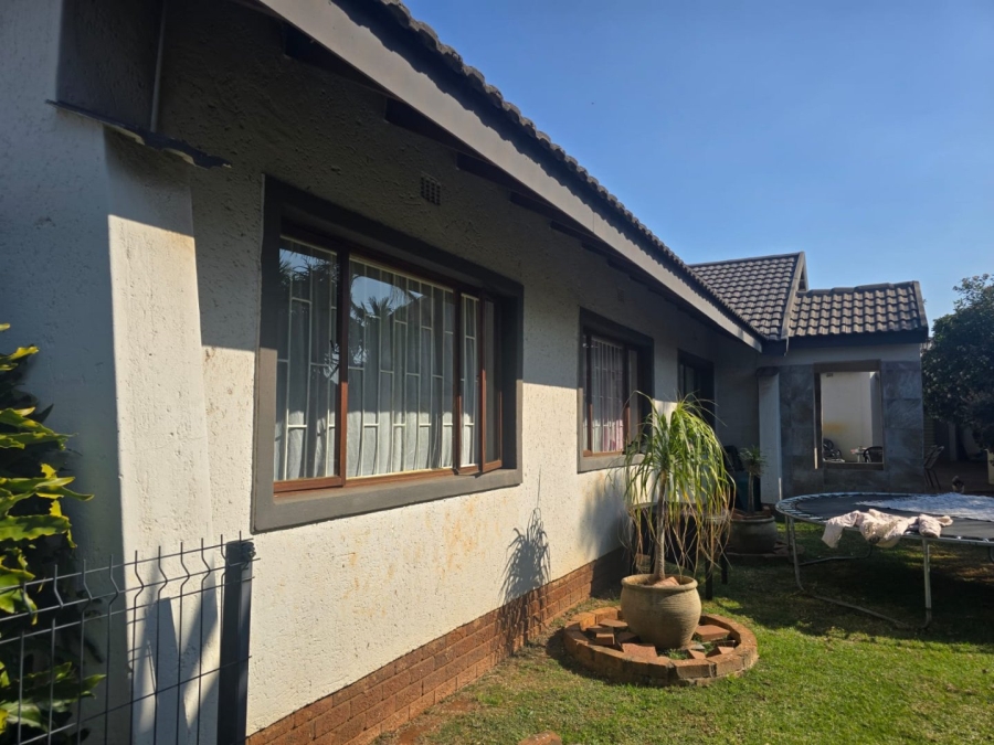 4 Bedroom Property for Sale in Witfield Gauteng