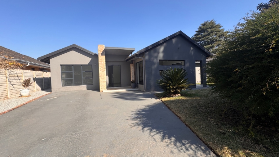 4 Bedroom Property for Sale in Risiville Gauteng