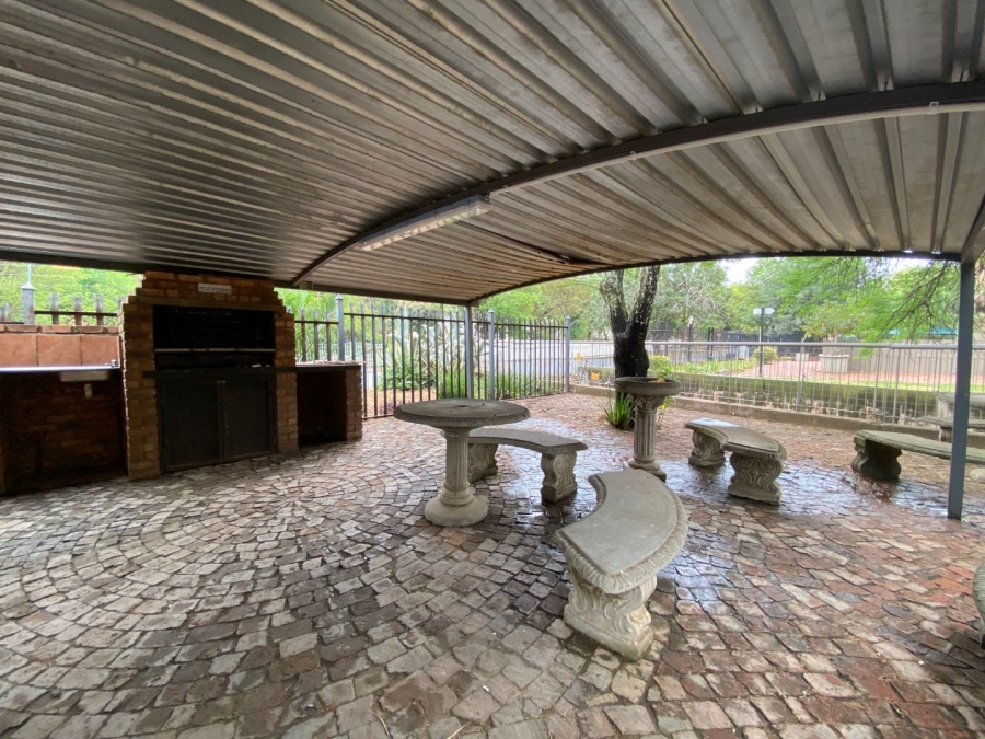 To Let Commercial Property for Rent in Lynnwood Glen Gauteng