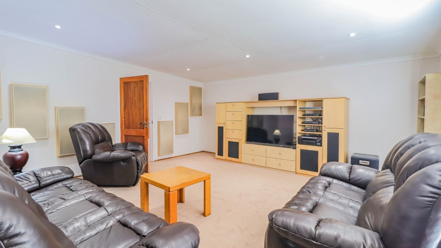 4 Bedroom Property for Sale in Chartwell Gauteng