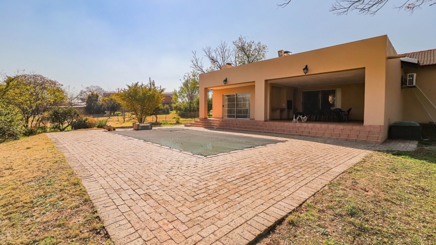 4 Bedroom Property for Sale in Chartwell Gauteng