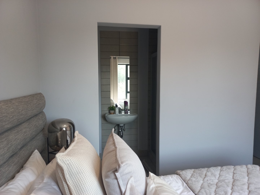 To Let 2 Bedroom Property for Rent in Annlin Gauteng