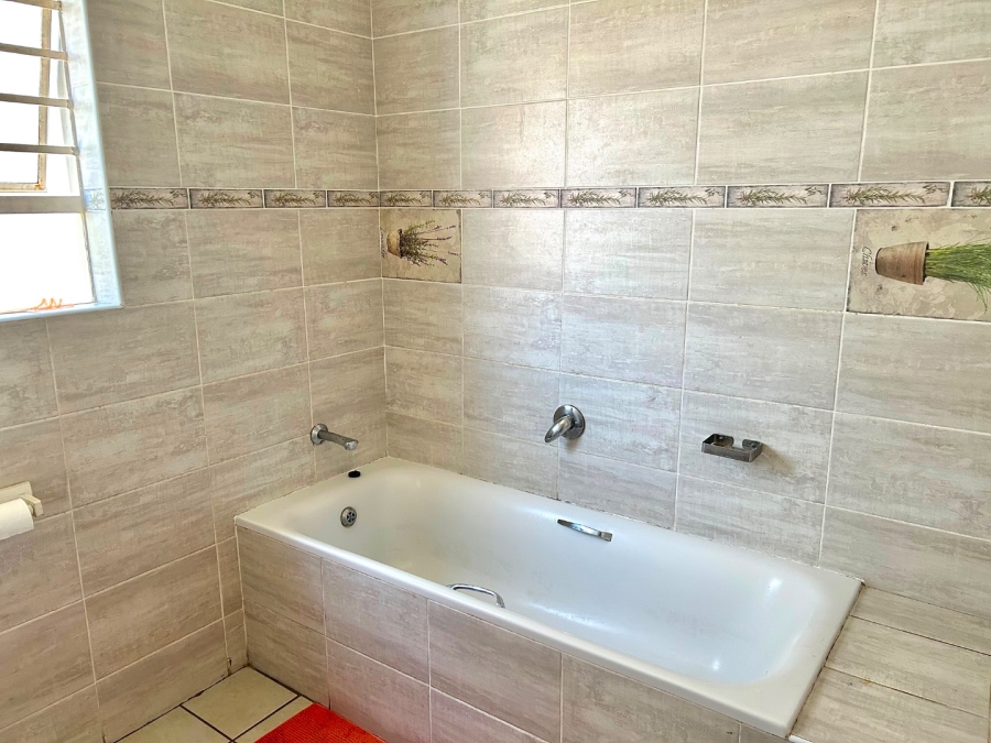To Let 2 Bedroom Property for Rent in Terenure Gauteng
