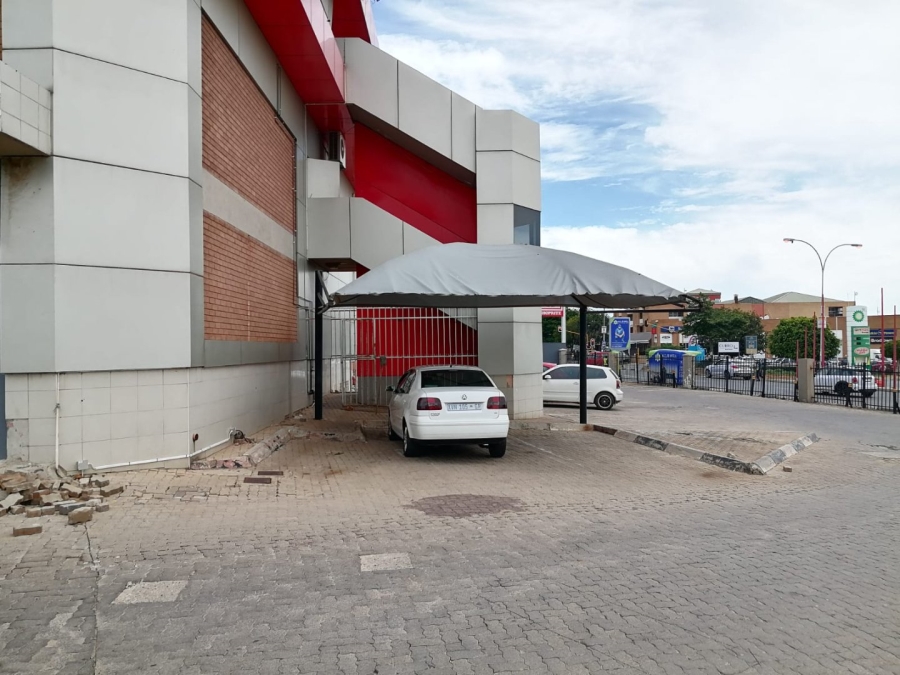 To Let Commercial Property for Rent in Halfway House Gauteng