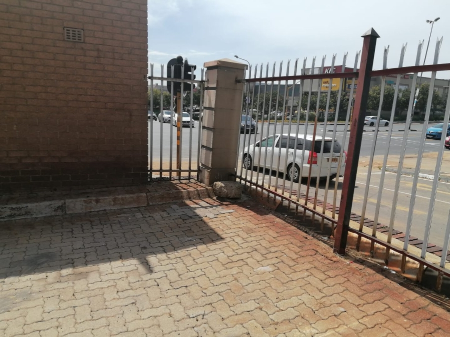 To Let Commercial Property for Rent in Halfway House Gauteng
