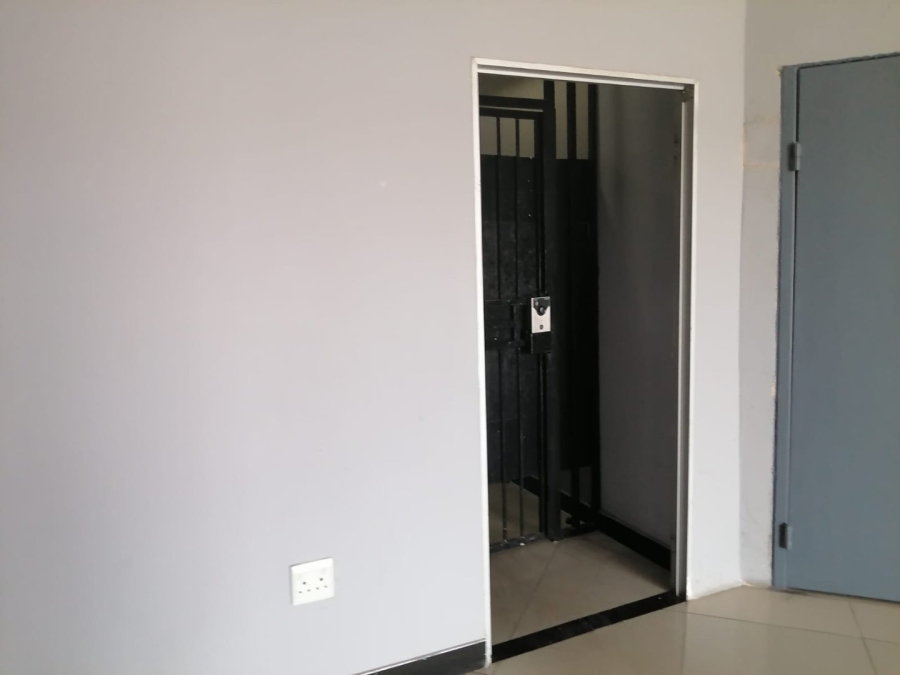 To Let Commercial Property for Rent in Halfway House Gauteng