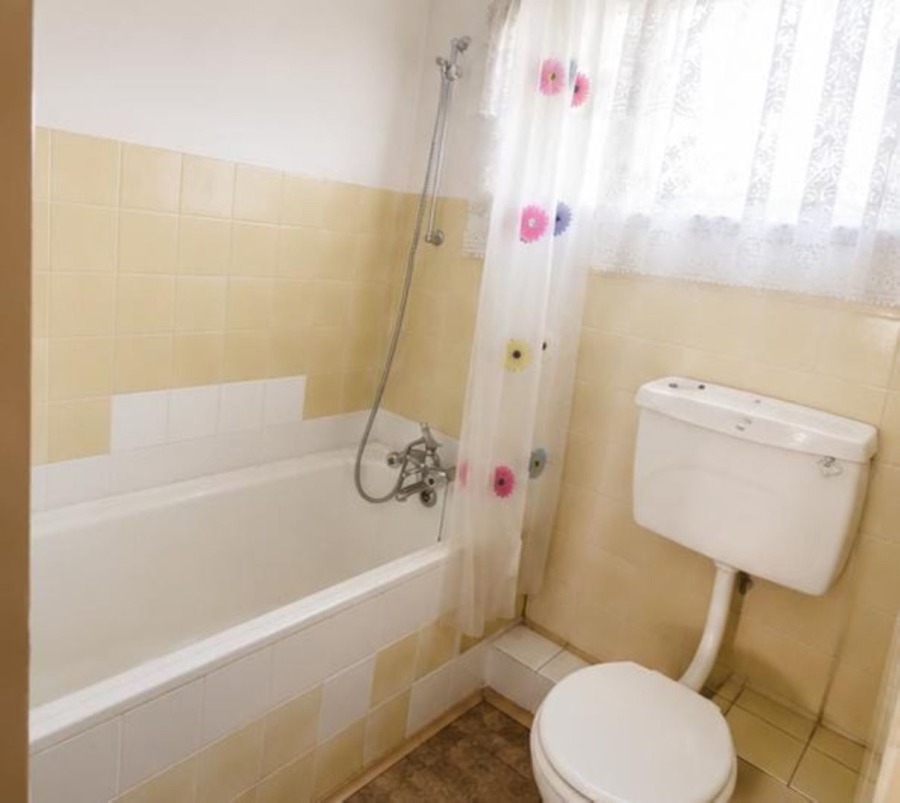 3 Bedroom Property for Sale in Three Rivers Proper Gauteng