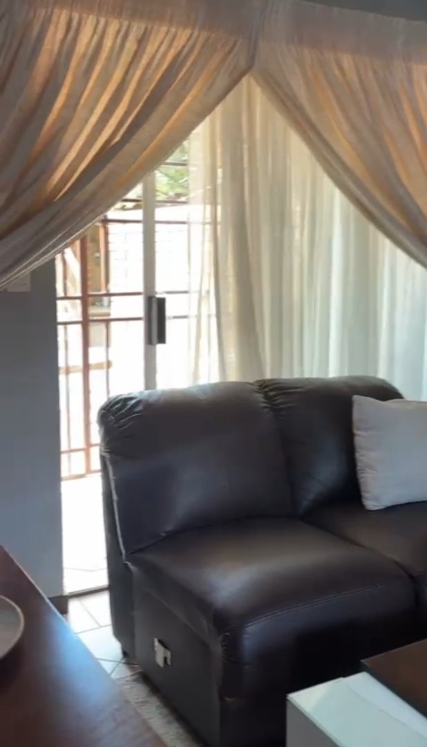 To Let 2 Bedroom Property for Rent in Karenpark Gauteng