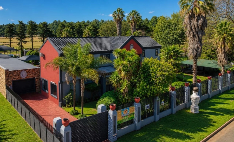 7 Bedroom Property for Sale in Three Rivers Gauteng