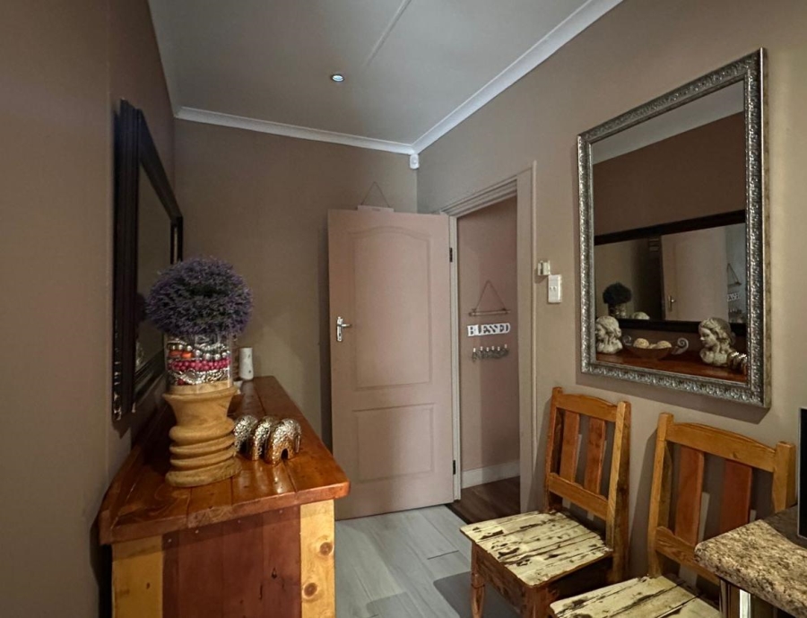 7 Bedroom Property for Sale in Three Rivers Gauteng