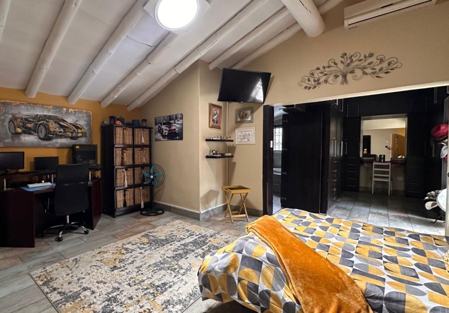 7 Bedroom Property for Sale in Three Rivers Gauteng