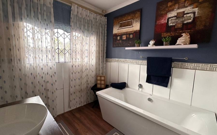7 Bedroom Property for Sale in Three Rivers Gauteng