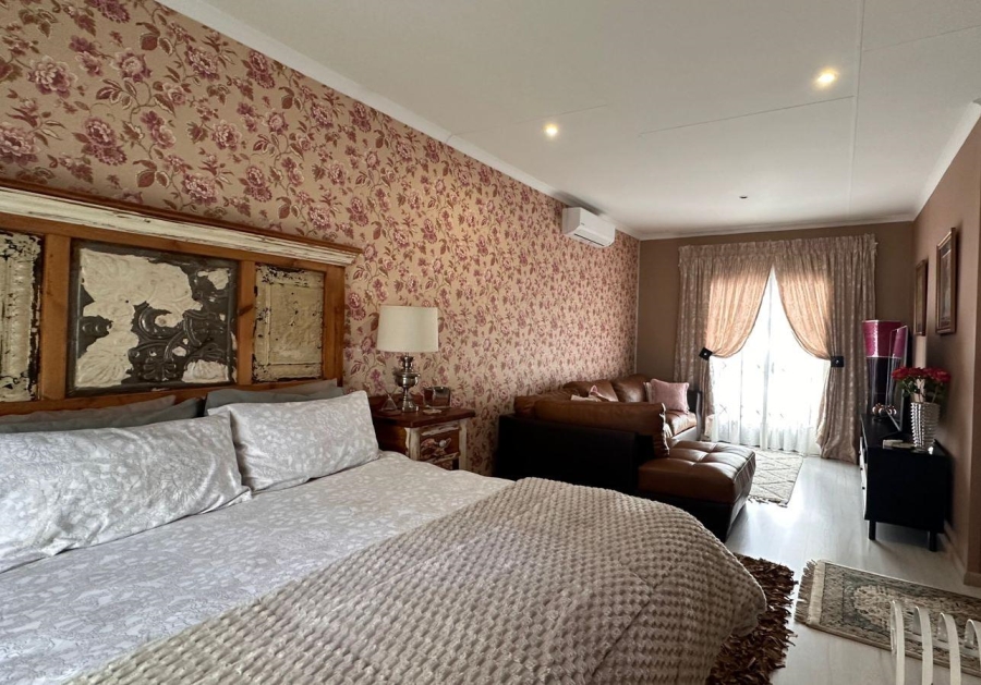 7 Bedroom Property for Sale in Three Rivers Gauteng