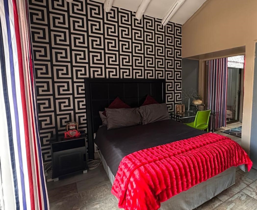 7 Bedroom Property for Sale in Three Rivers Gauteng
