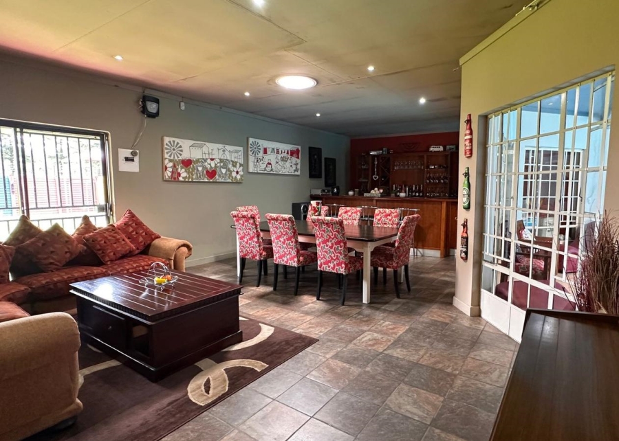7 Bedroom Property for Sale in Three Rivers Gauteng