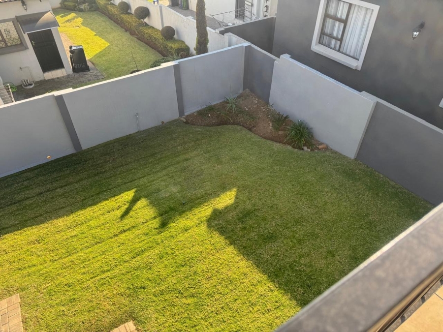 To Let 4 Bedroom Property for Rent in Thatchfield Estate Gauteng