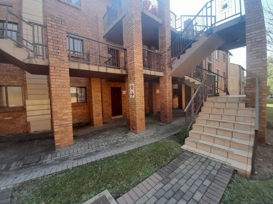 2 Bedroom Property for Sale in Eco Park Gauteng