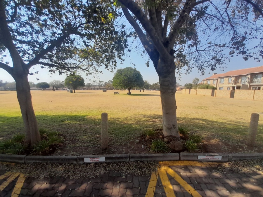 2 Bedroom Property for Sale in Eco Park Gauteng