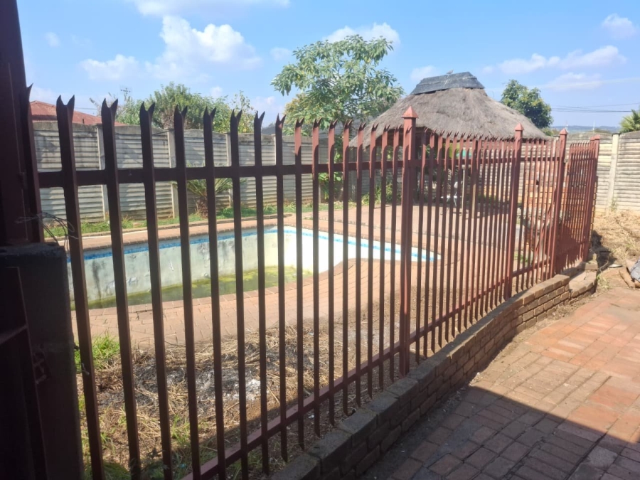  Bedroom Property for Sale in Danville Gauteng