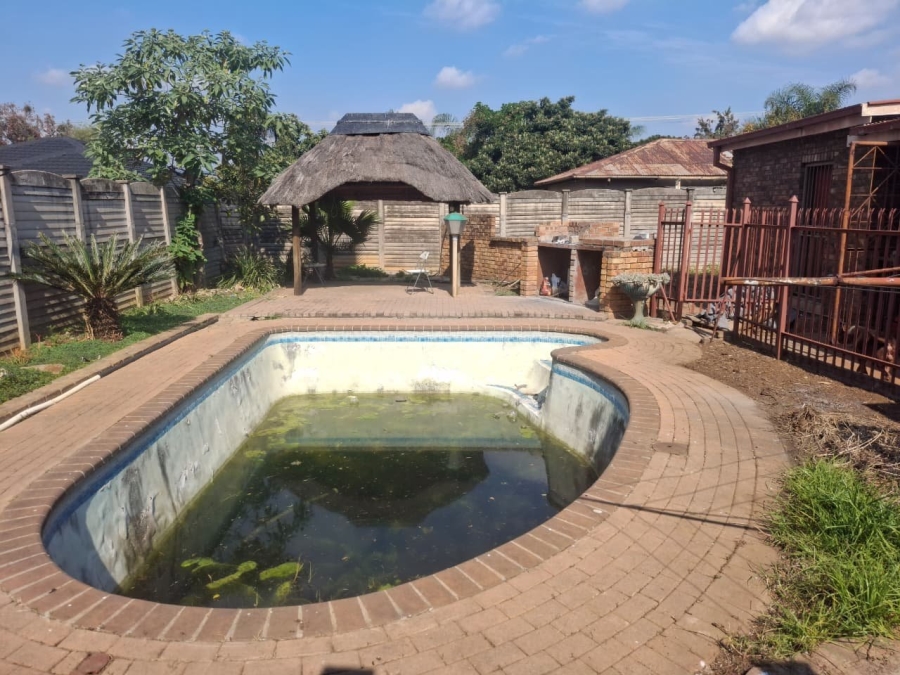  Bedroom Property for Sale in Danville Gauteng