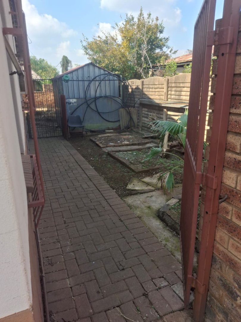  Bedroom Property for Sale in Danville Gauteng
