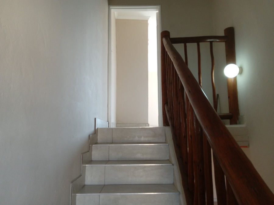 6 Bedroom Property for Sale in Proclamation Hill Gauteng