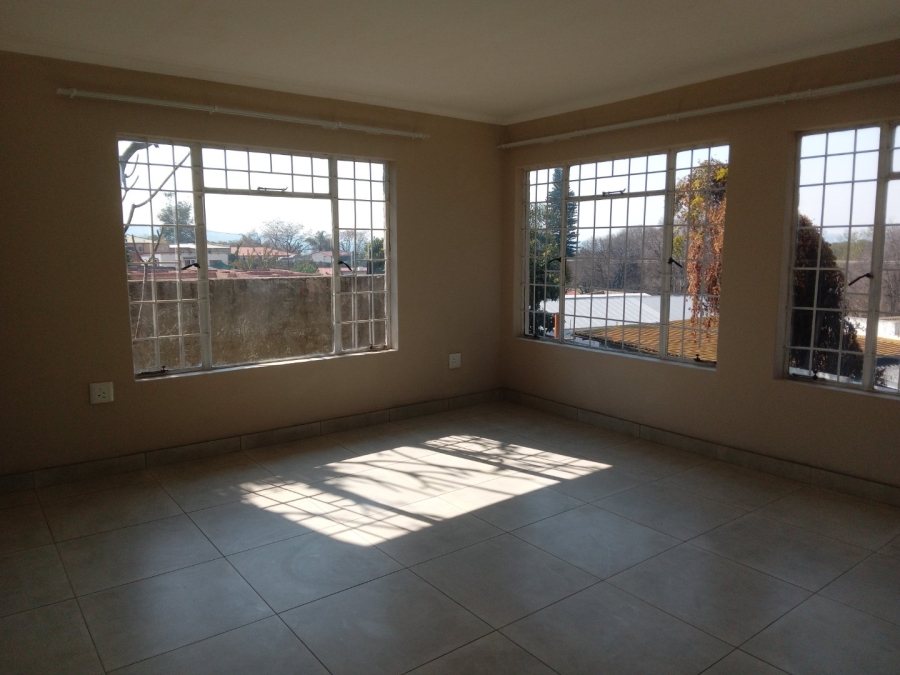 6 Bedroom Property for Sale in Proclamation Hill Gauteng