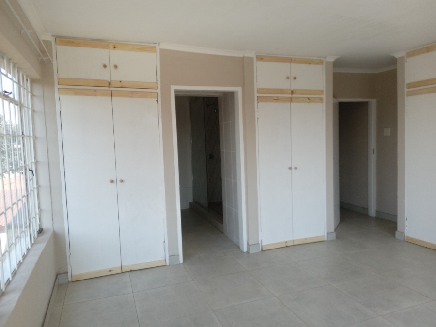 6 Bedroom Property for Sale in Proclamation Hill Gauteng