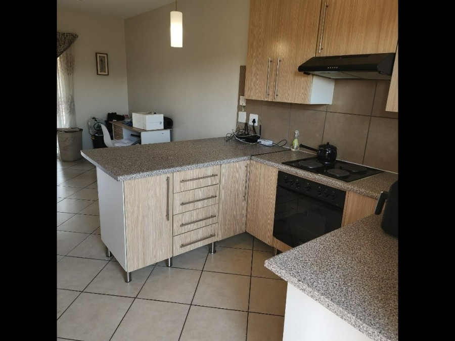 2 Bedroom Property for Sale in Monavoni Gauteng