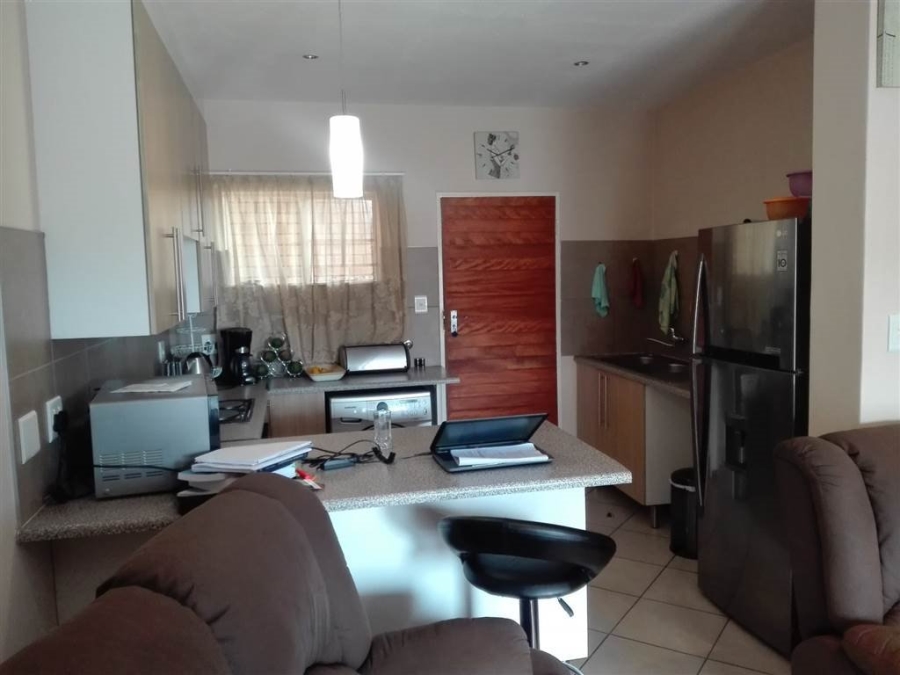 2 Bedroom Property for Sale in Monavoni Gauteng