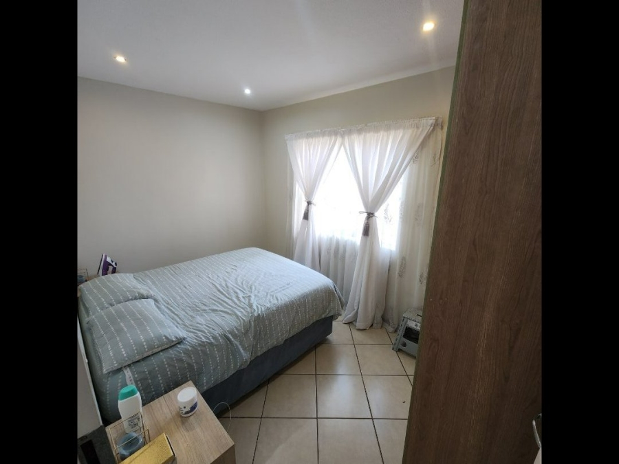 2 Bedroom Property for Sale in Monavoni Gauteng